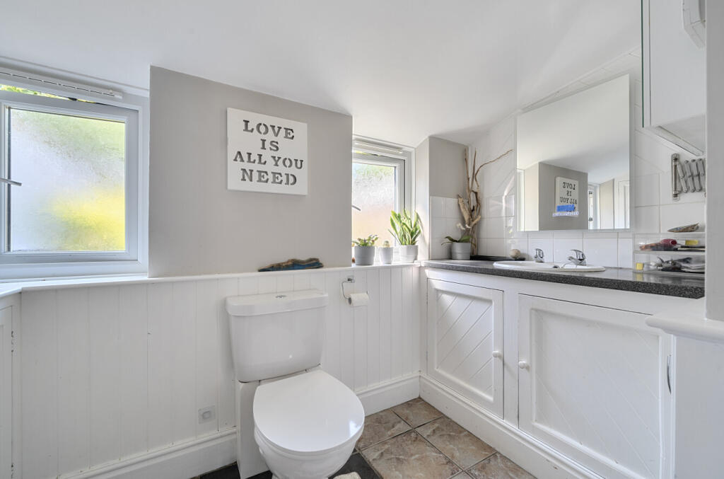 1303500-10-685535...