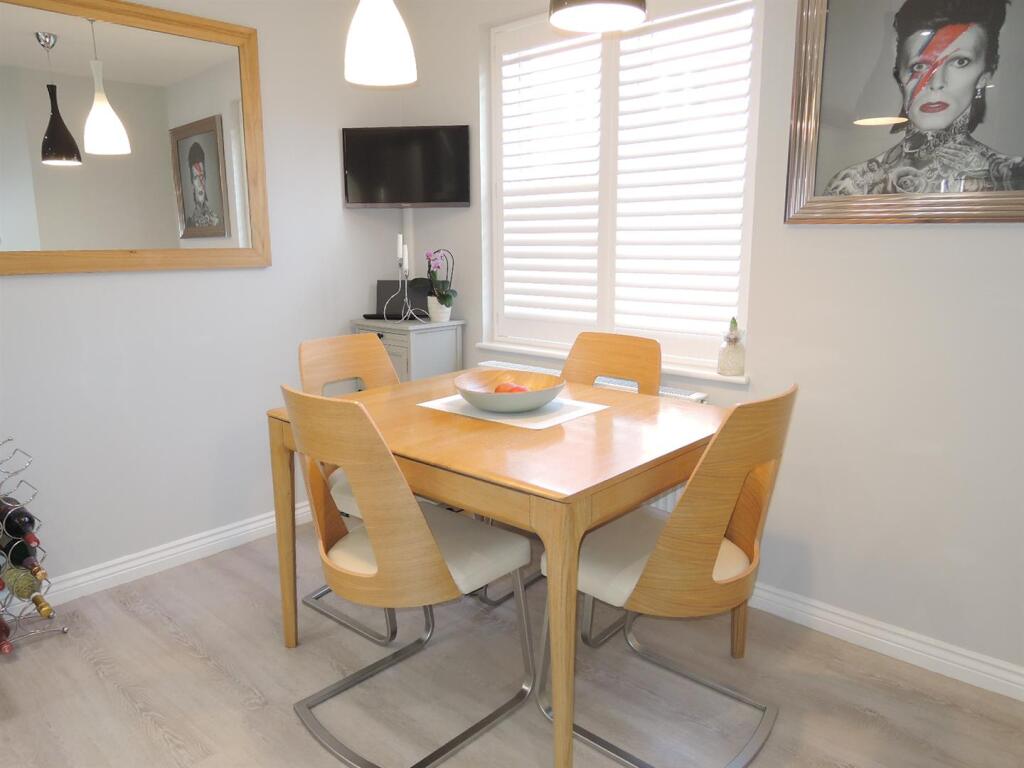 Dining Area.JPG