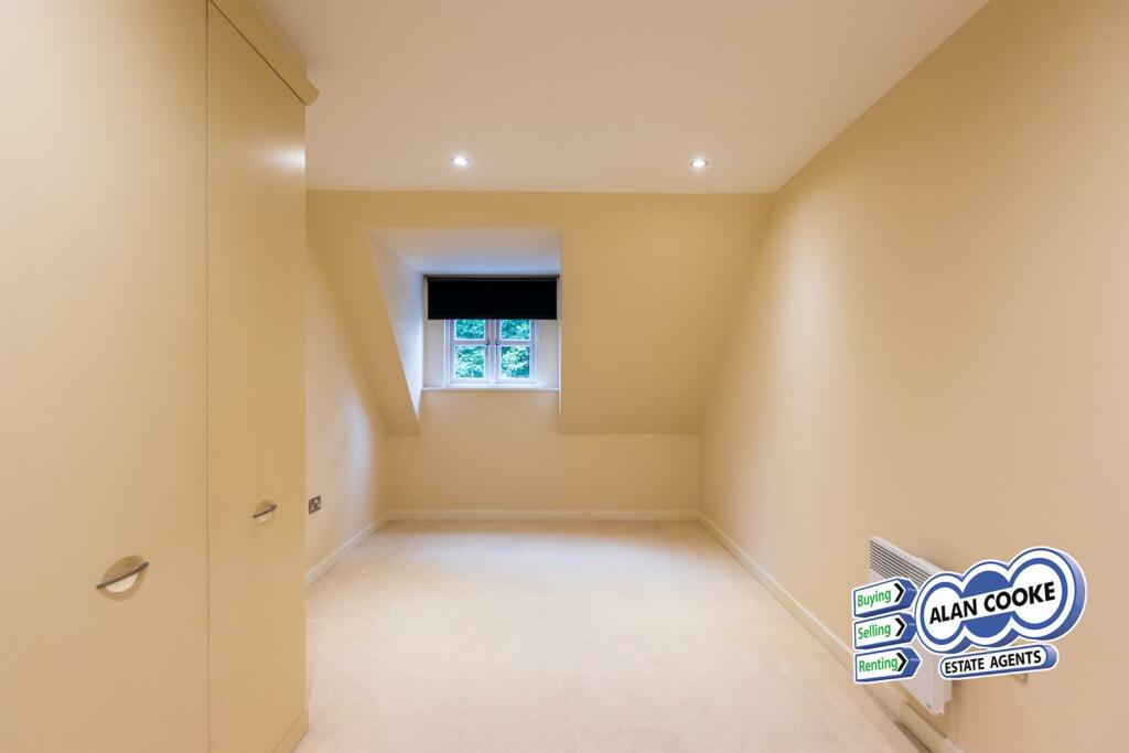 BEDROOM 2