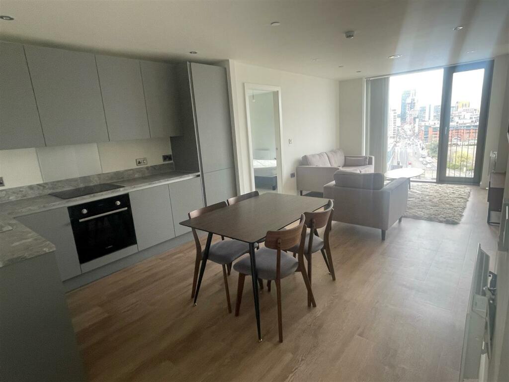 Living Room 4.jpg