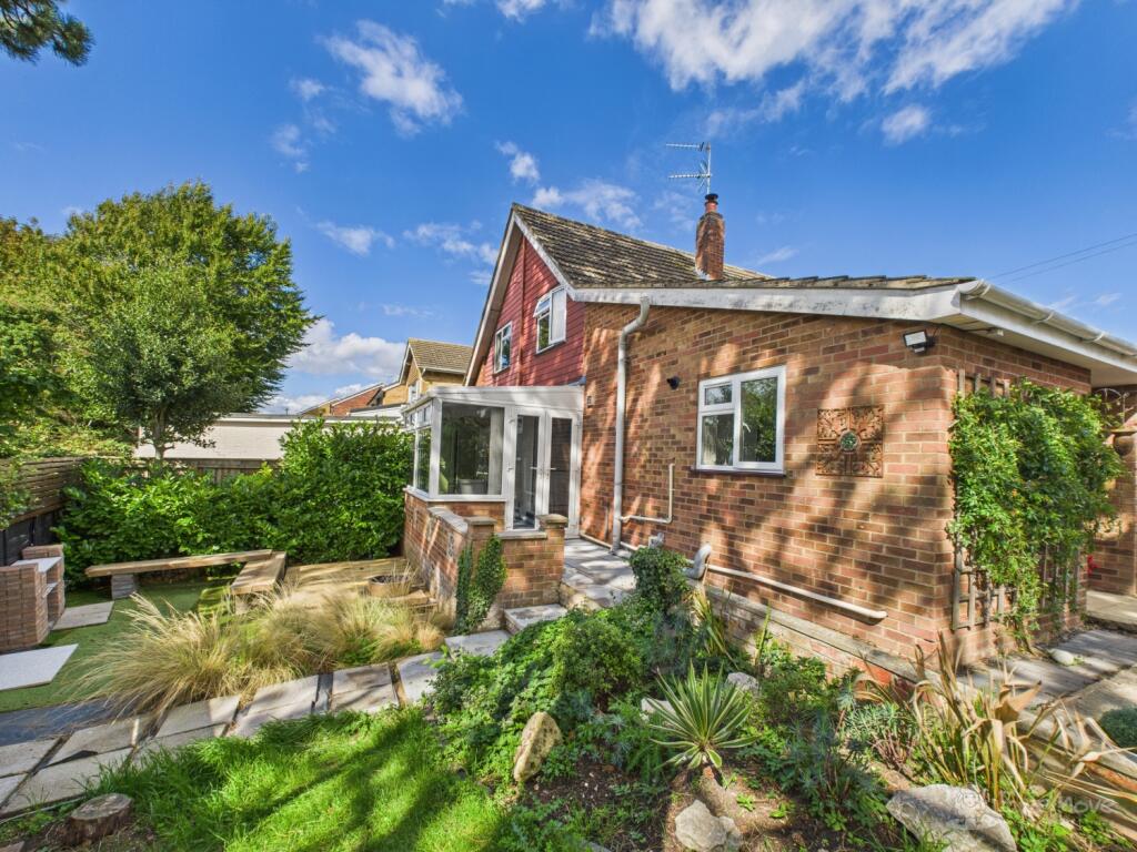Garden- Mark Stephens EweMove Newmarket and Soham 