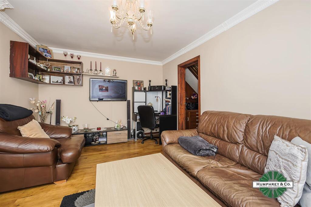 24   Manning Road -015.jpg