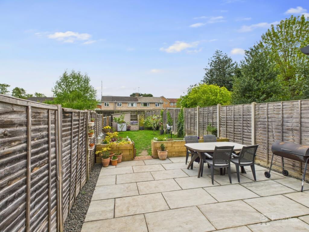 Garden- Mark Stephens EweMove Newmarket and Soham 