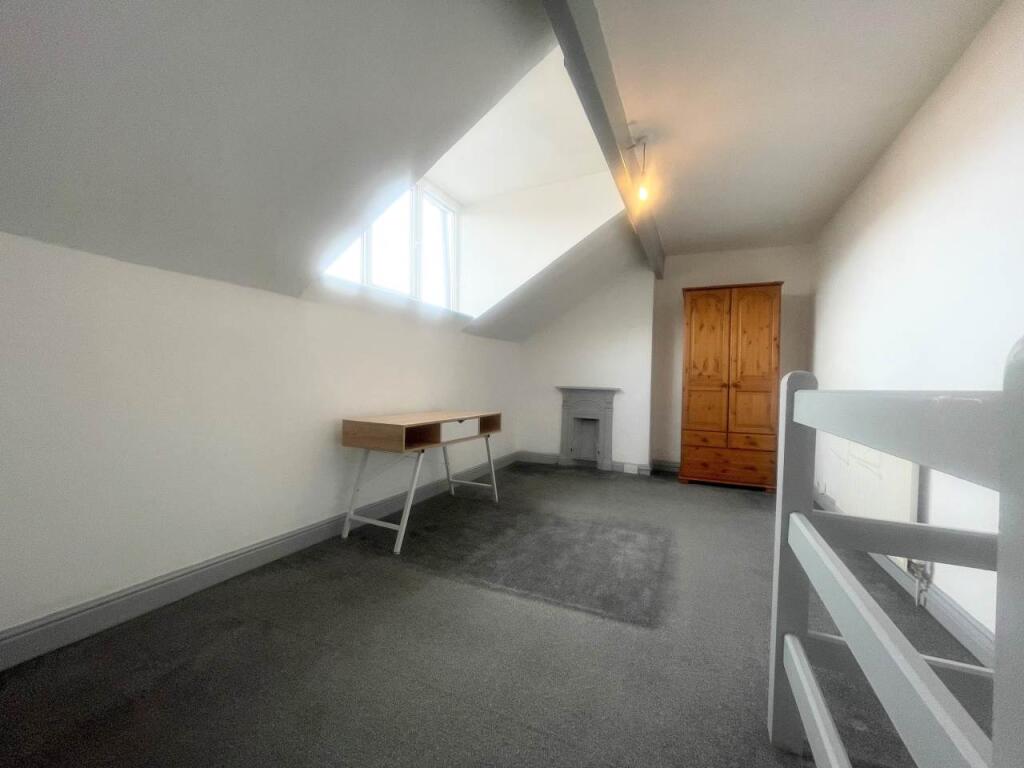 Bedroom 2 (1)
