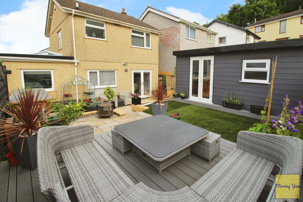 Garden to rear.JPG