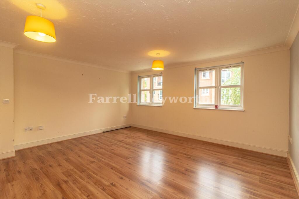Lounge image 2