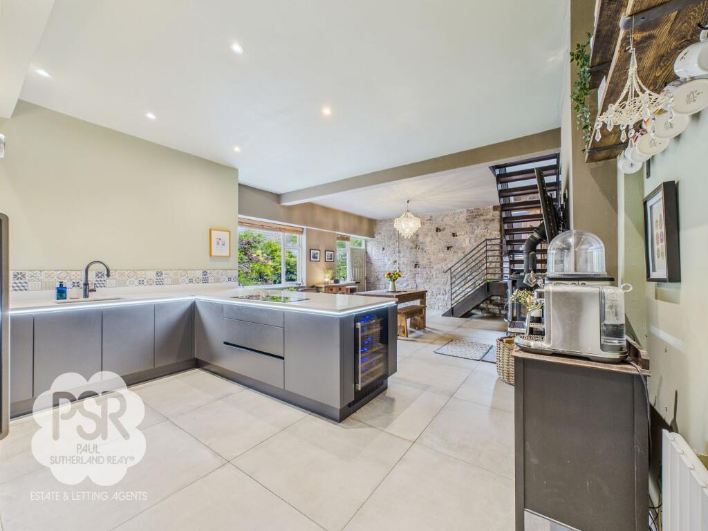 Kitchen / Living Area