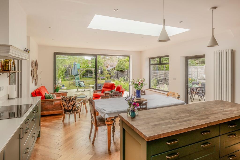 Kitchen &amp; Dining