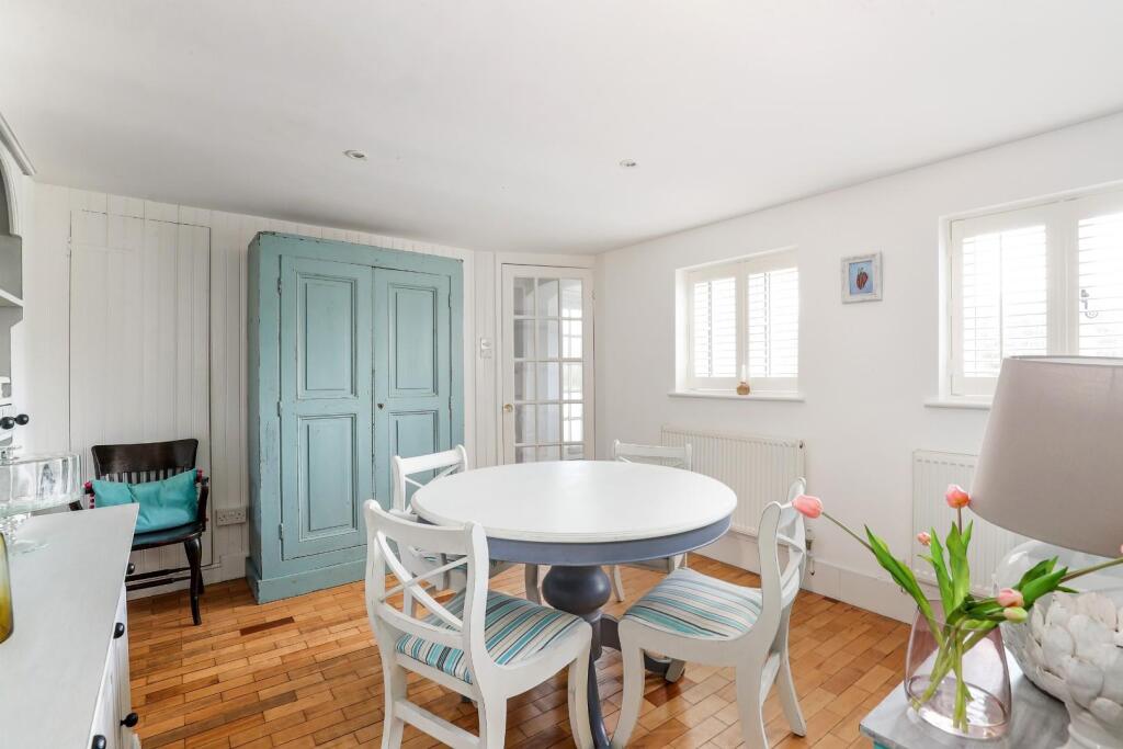 958275-sketch_Ph9_4280841.jpg