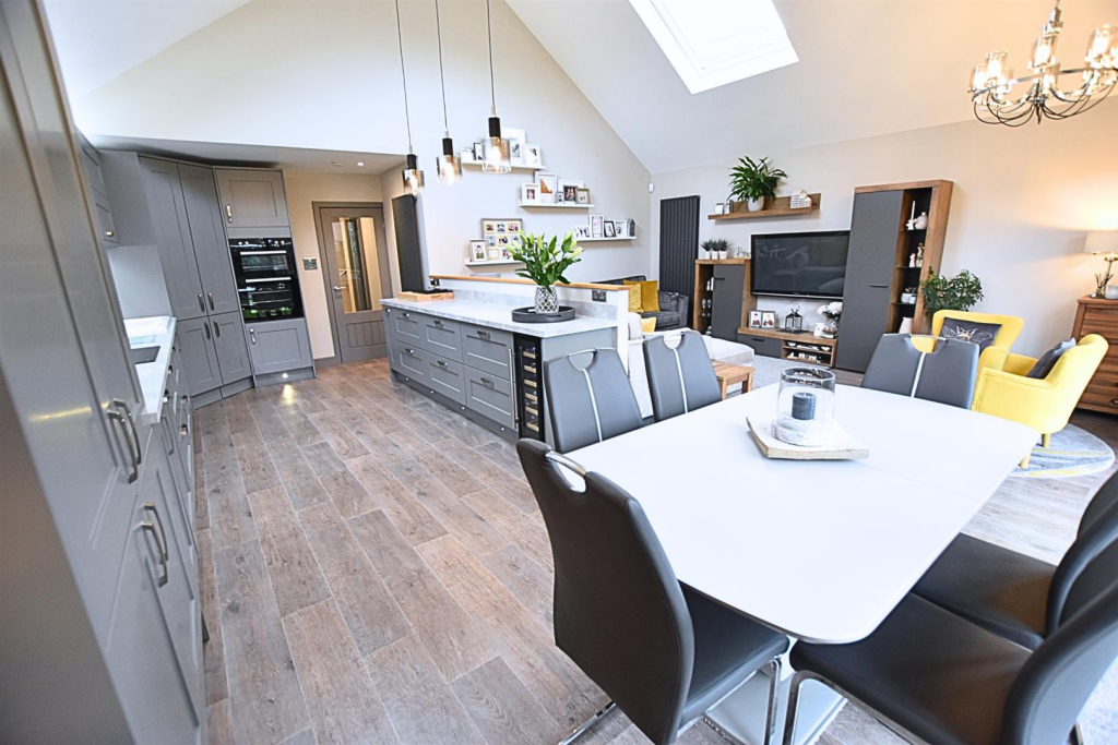 LIVING KITCHEN DINER DAY ROOM