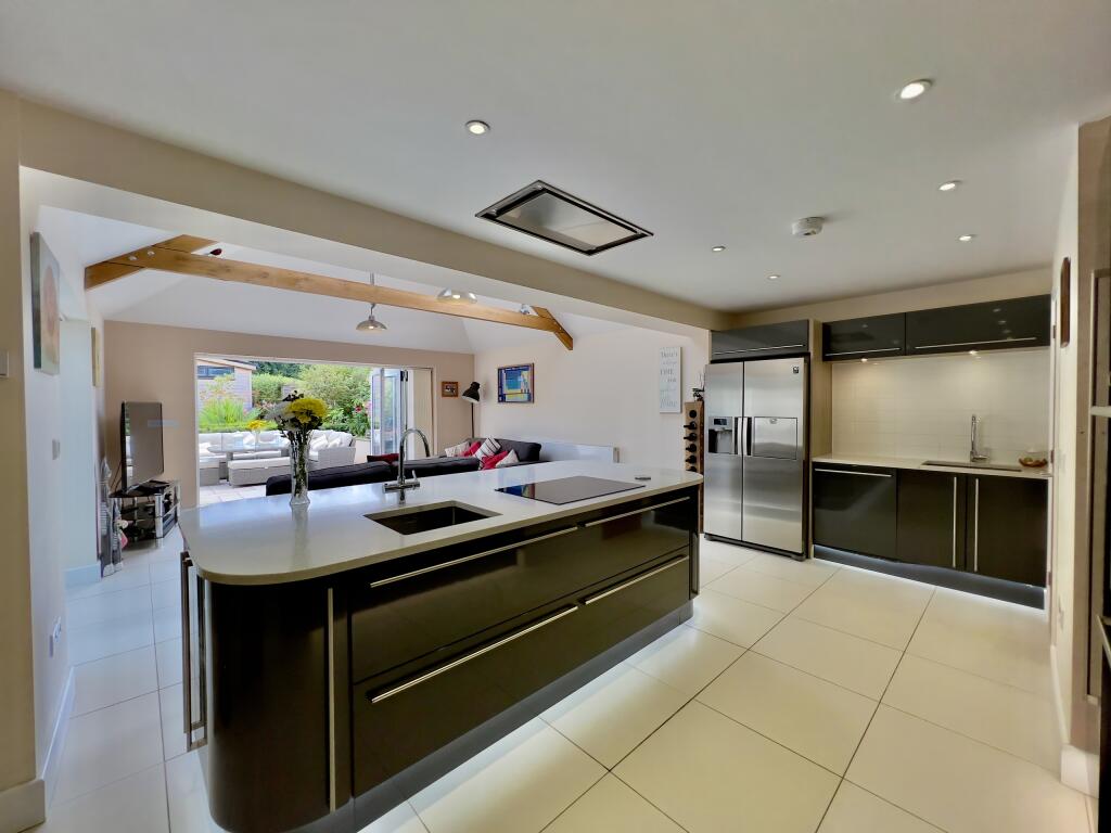 Open plan kitchen/family room