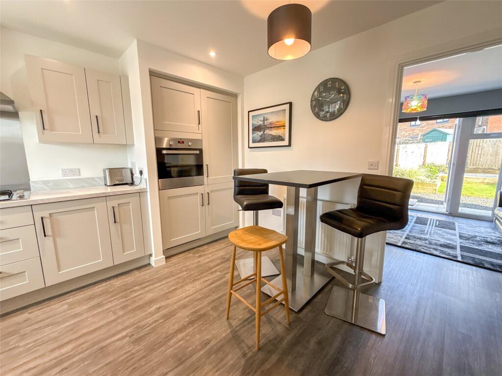 Breakfasting Kitchen