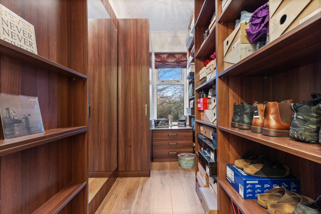 29 Victoria Crescent, Barnsley 27_297.jpg