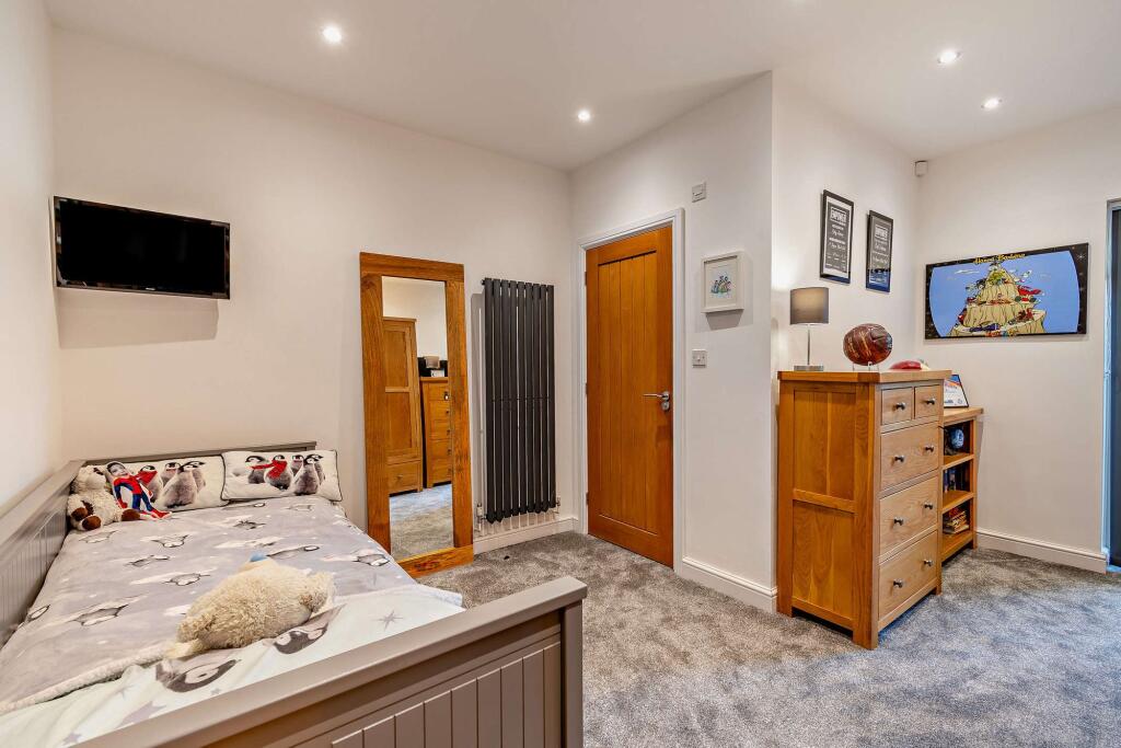 Ground Floor bedroom and En-suite
