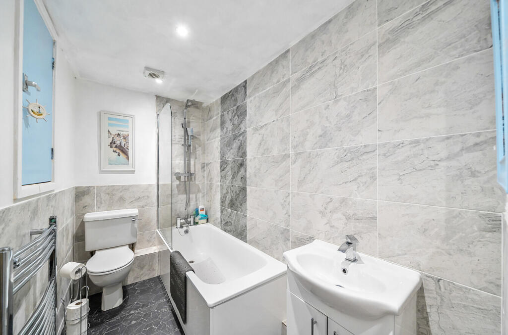 1302506-9-68406ad...