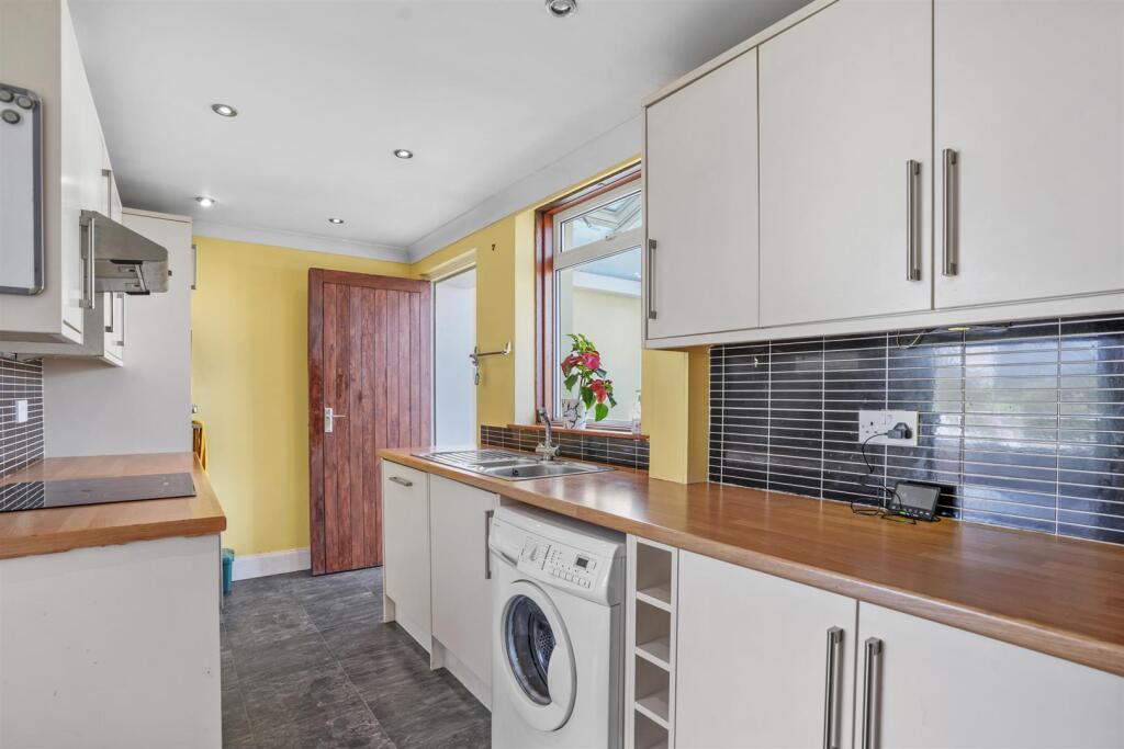 92 auchmannoch ave (3).jpg