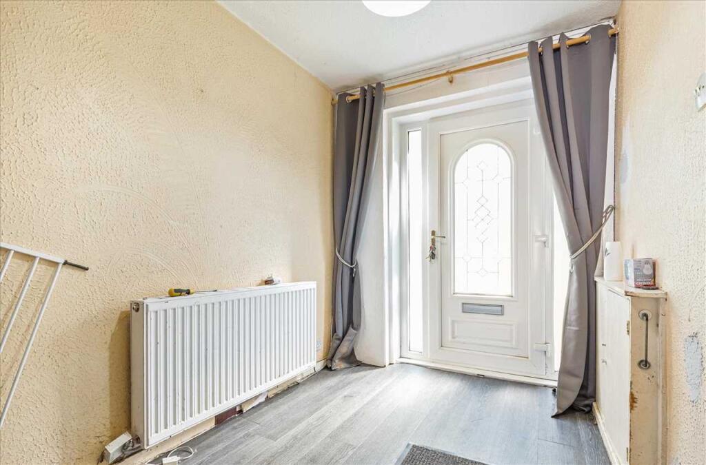 Entrance Hallway (2)