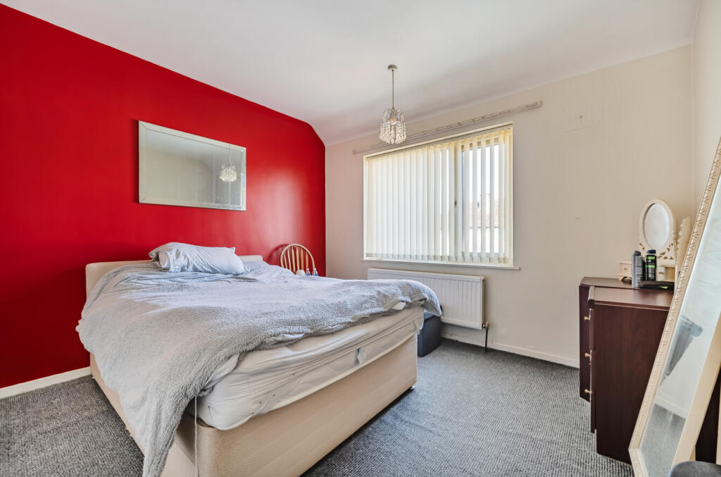 1305719-10-684bed...