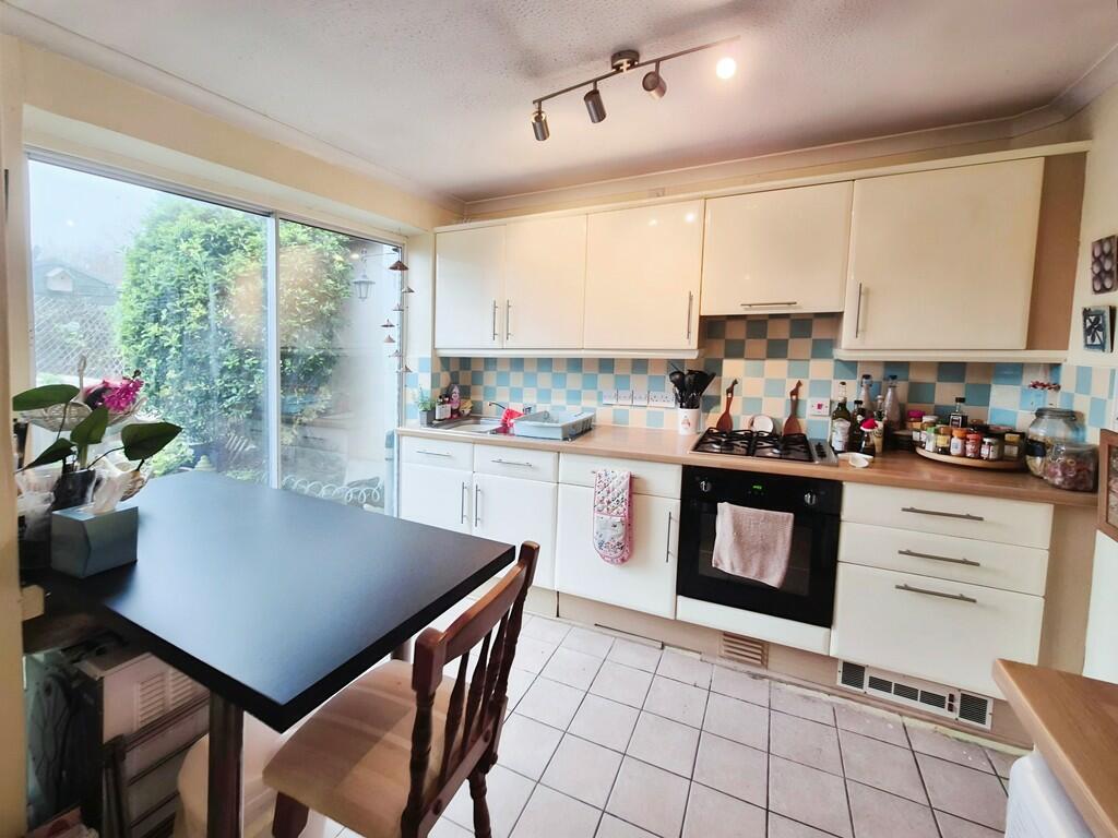 525b81c5-10000170...