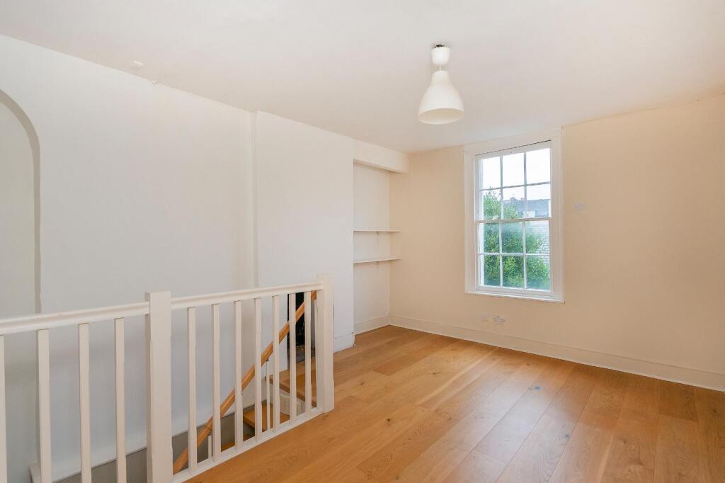 G2F5CPCN - Bedroom D.jpg