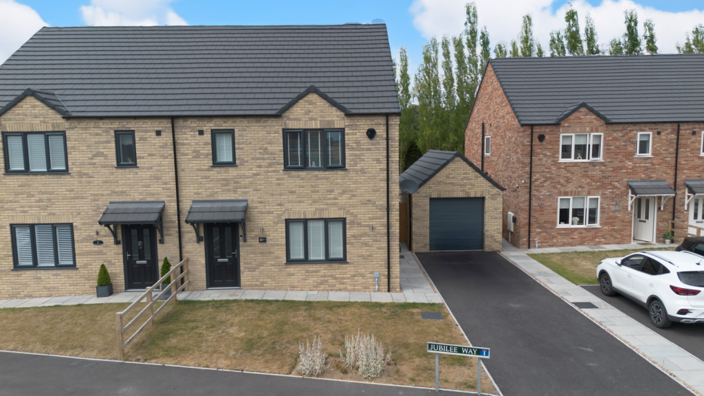EweMove Spalding - Jubilee Way - Front of House