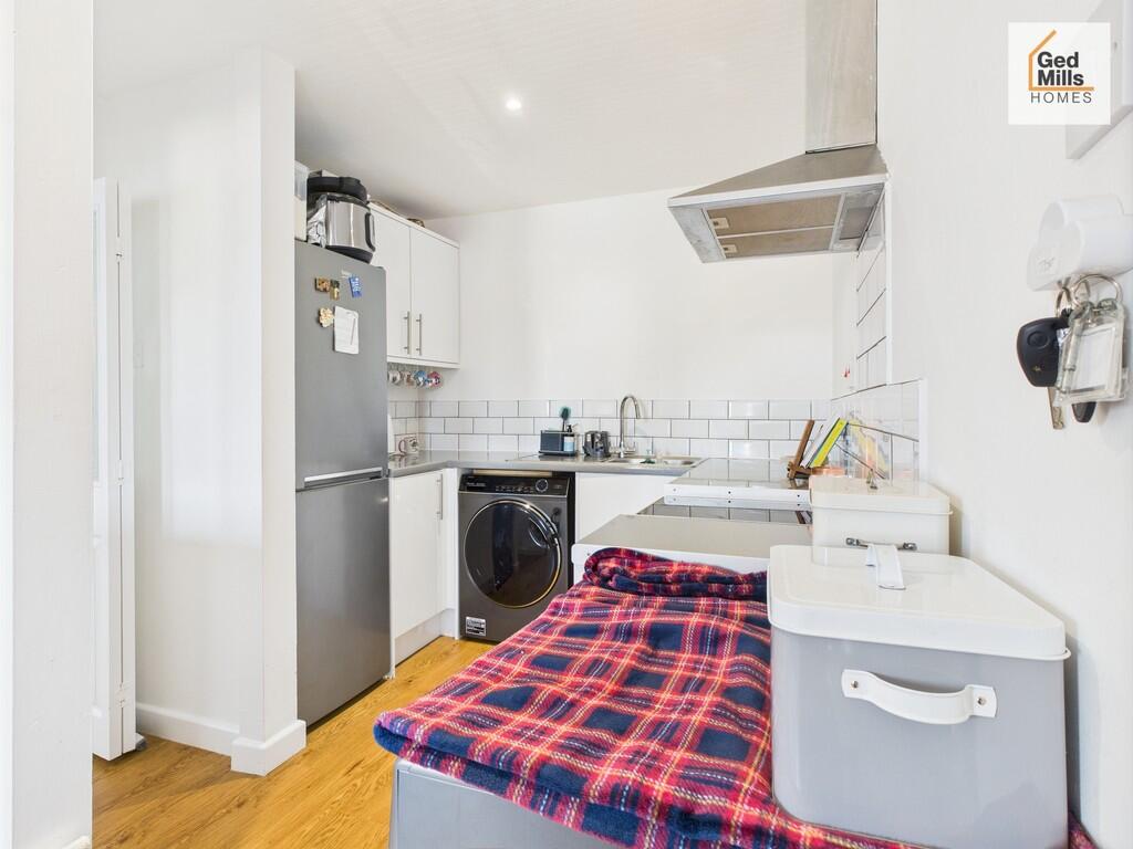 CAM04261G0-PR0081...