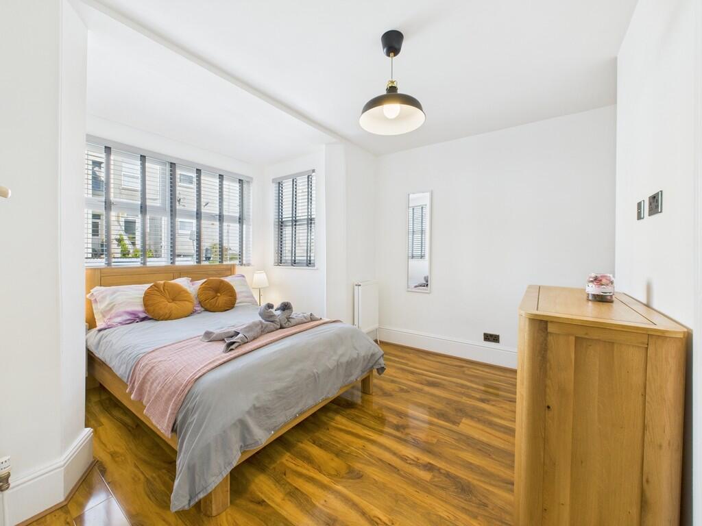 CAM03974G0-PR0120...