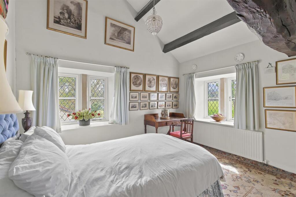 Bed 1.jpg