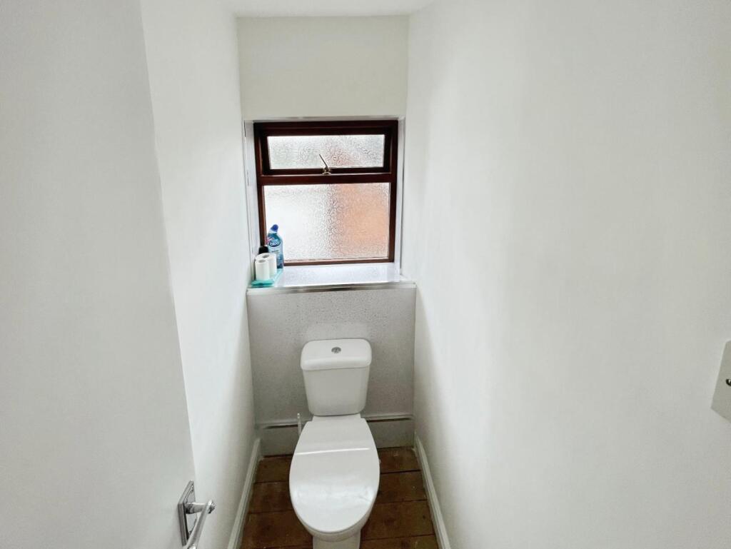 2c27f4ff--4B3A-8C98-1A998E01D062-35290-000004C01F8