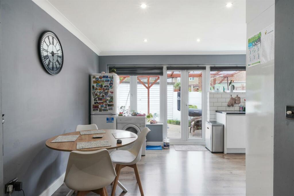 39 Merton Avenue - OwJBZD5FhdfNLpIINPi6.jpg