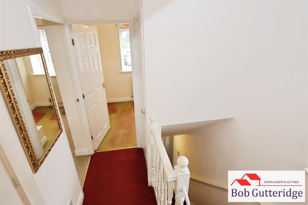 FIRST FLOOR LANDING