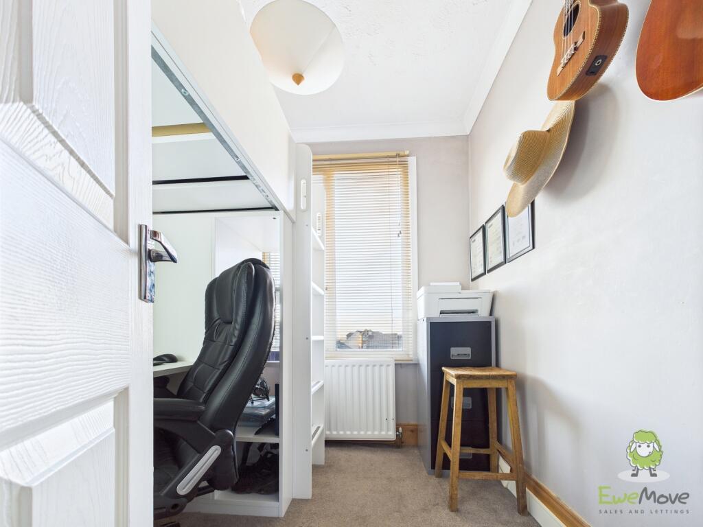 CAM01543G0-PR0139-STILL059