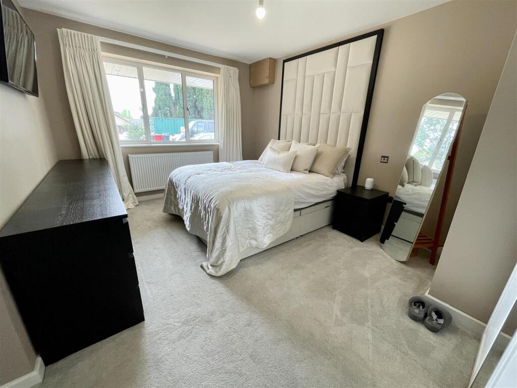 6. bed1.jpg