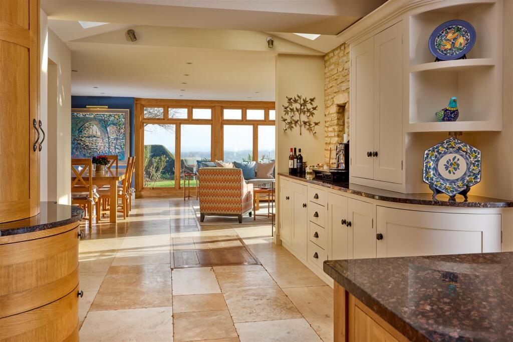 View Dining Room .jpg