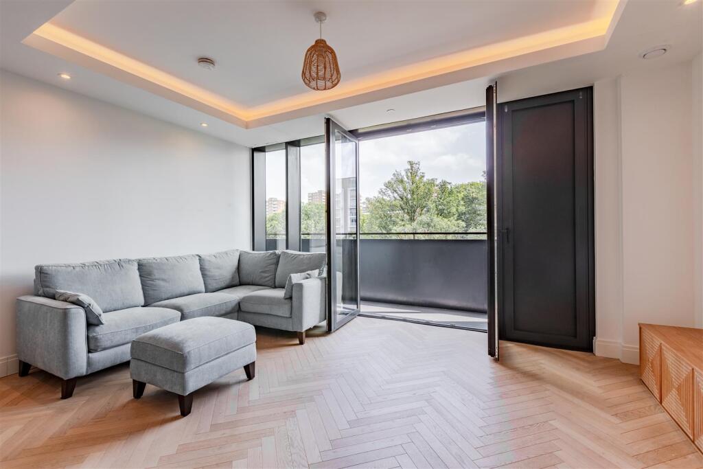 Open Plan Kitchen/Reception