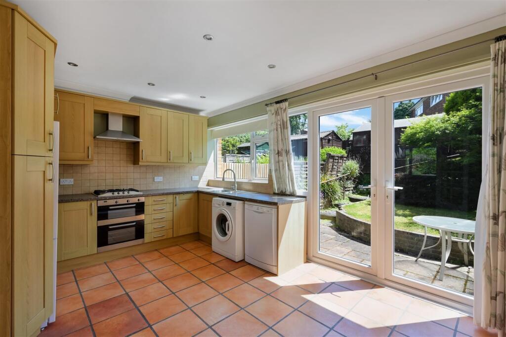 ASH CLOSE (16 FROM 26)-9.jpg