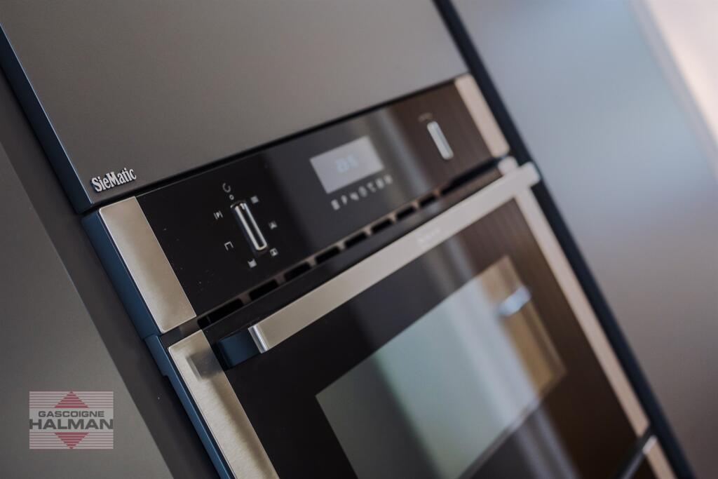Oven