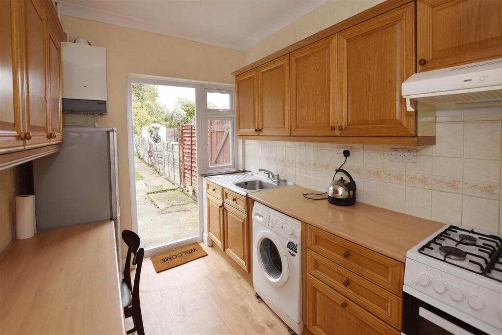 Kitchen copy.jpg