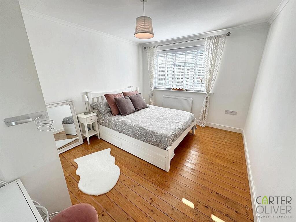 BEDROOM 2 (REAR)