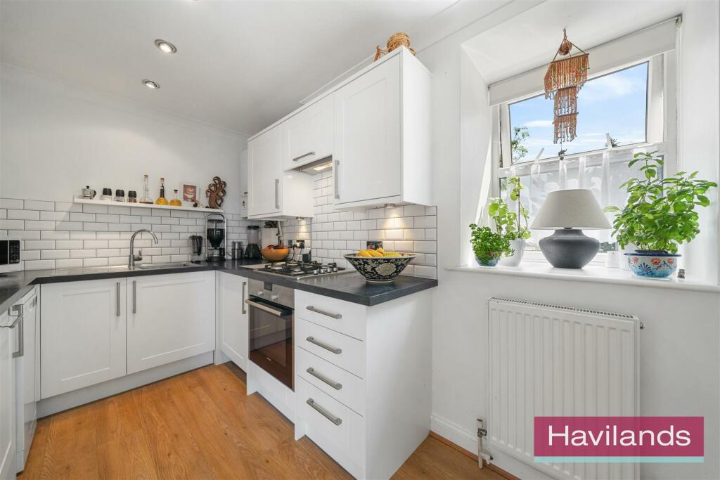 Foxwood Green Close-7.jpg