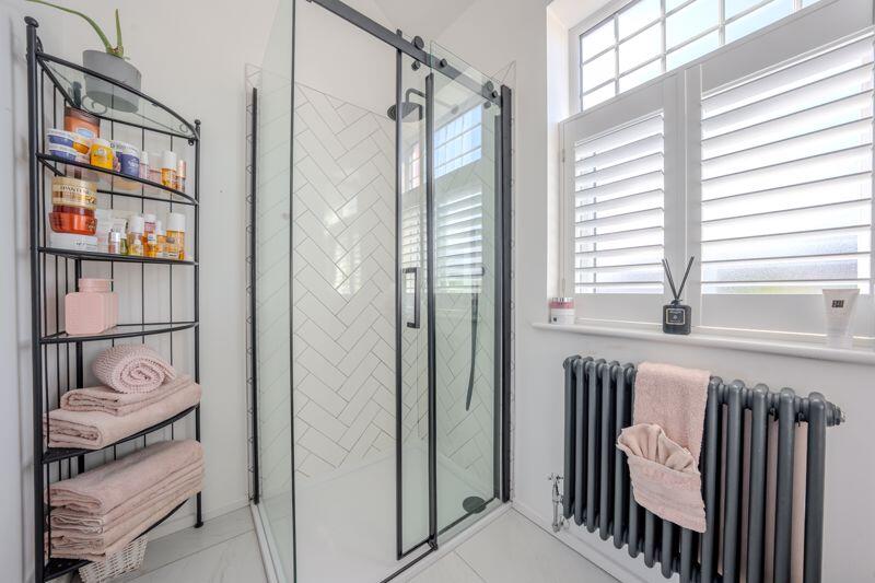 Shower en-suite