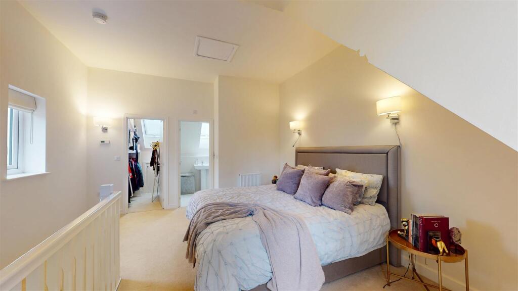 Gardeners Place 67, Master Bedroom 2.jpg