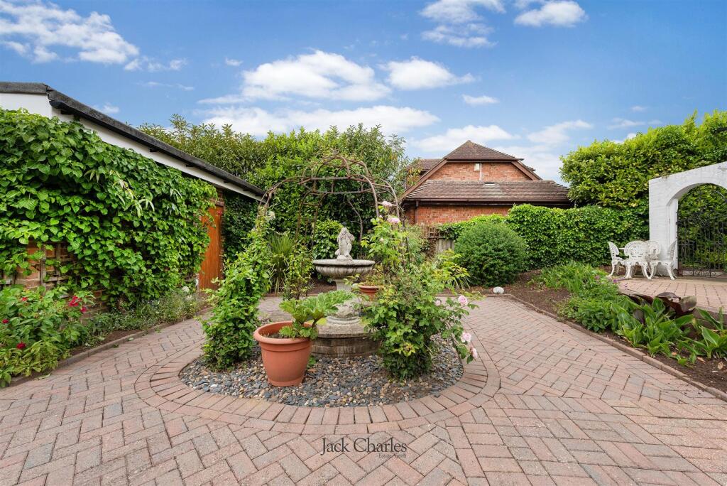 69 Cornwallis Avenue, TN10 4ET 003.jpg