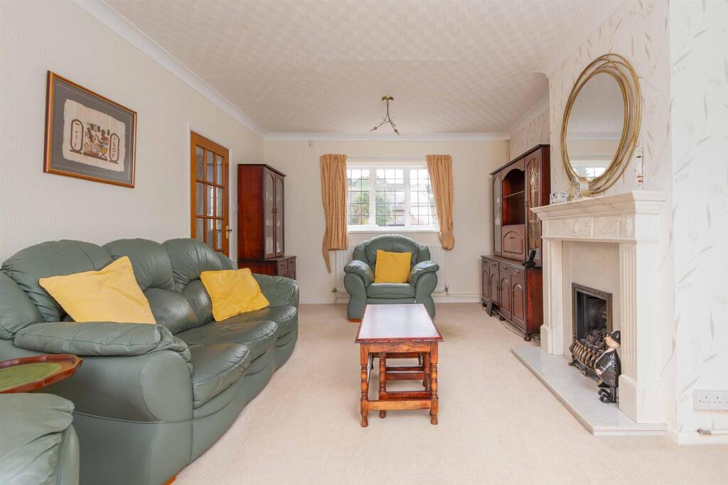 21 Lime Tree Avenue, Rugby (3).jpg