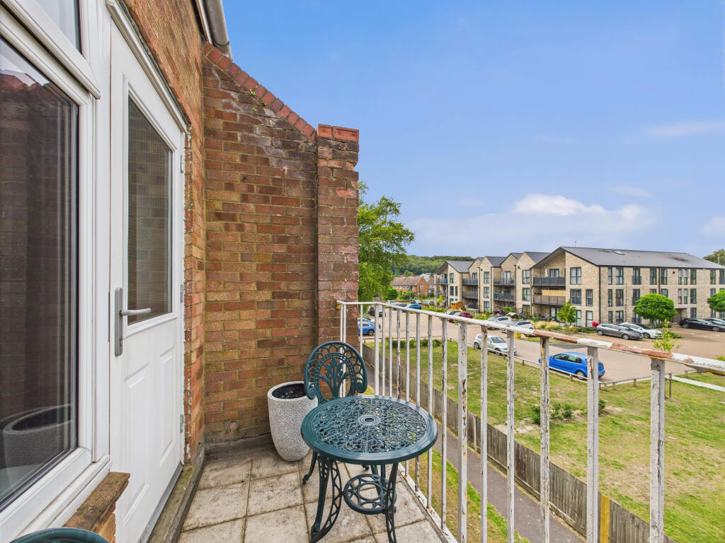 CAM01354G0-PR0574-STILL002