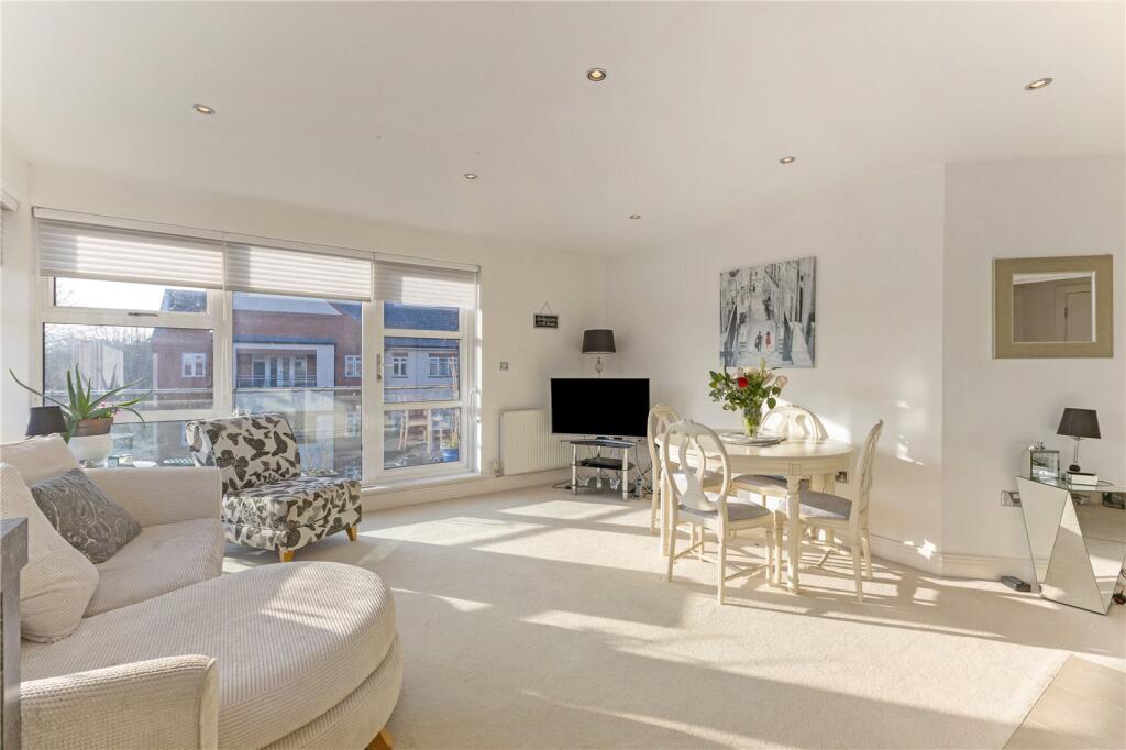 Living/Dining Room