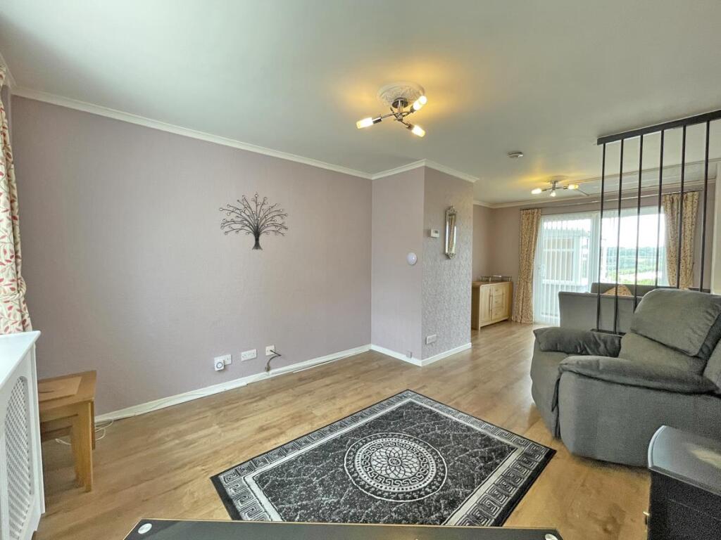 Walkhampton Walk 35- Lounge.jpg