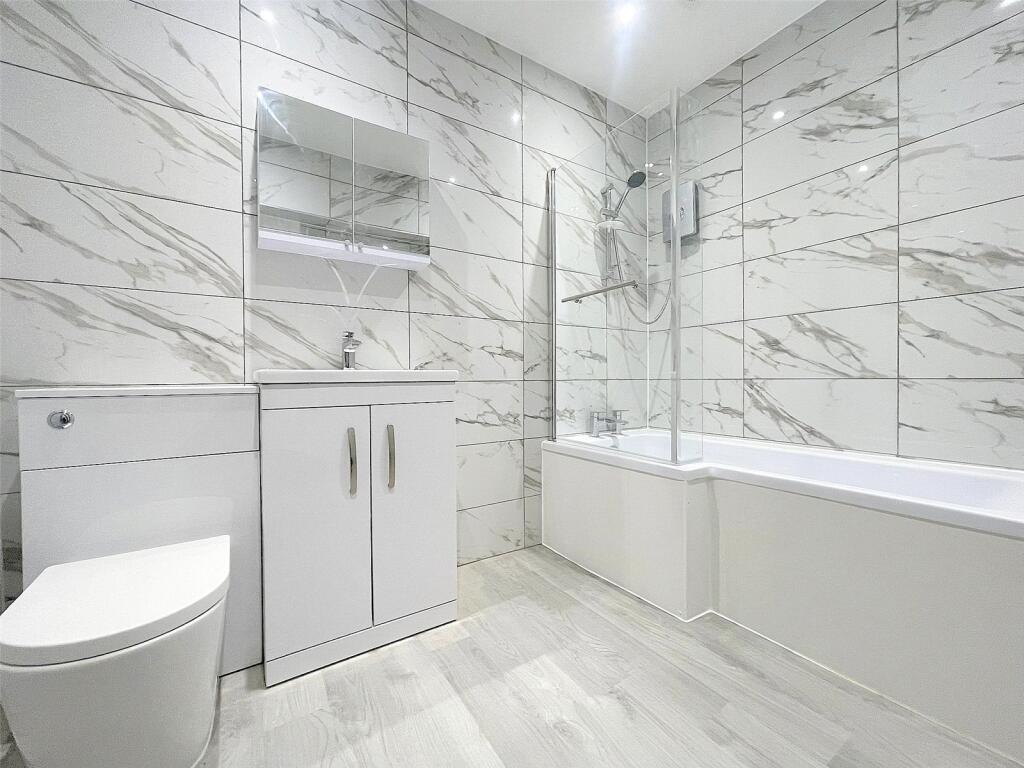 Fleet Road, Fleet, Hampshire, GU51