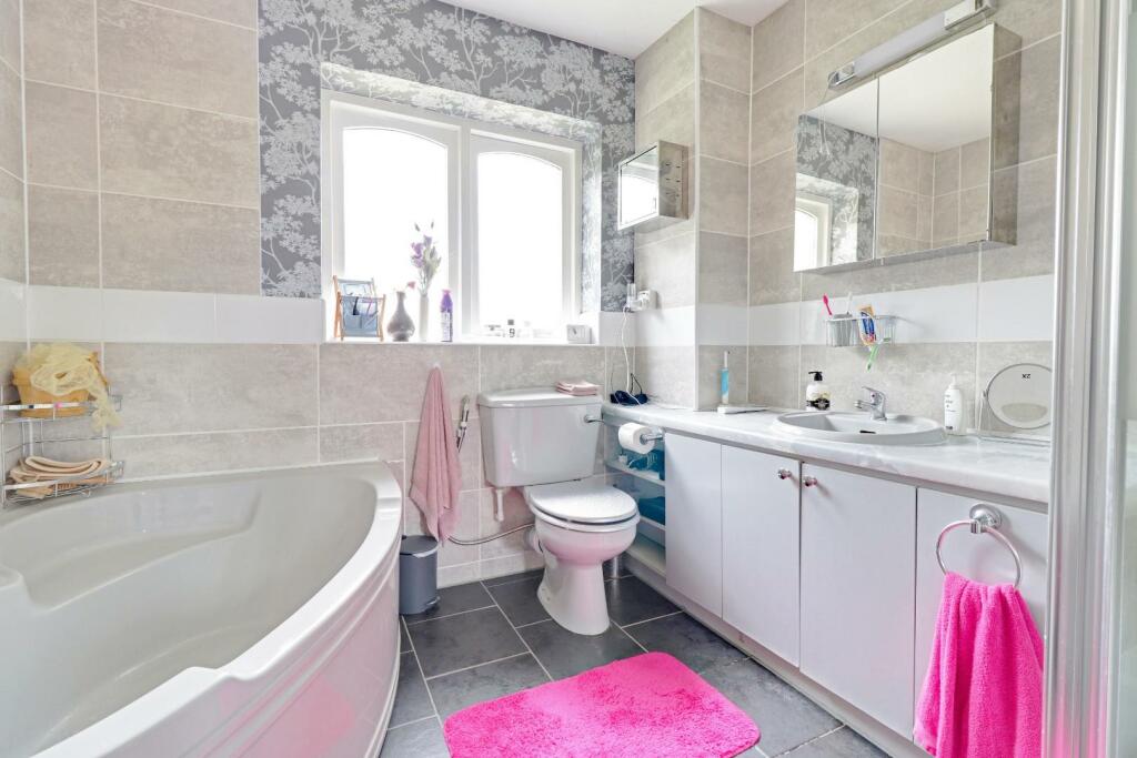 Ensuite II.jpg