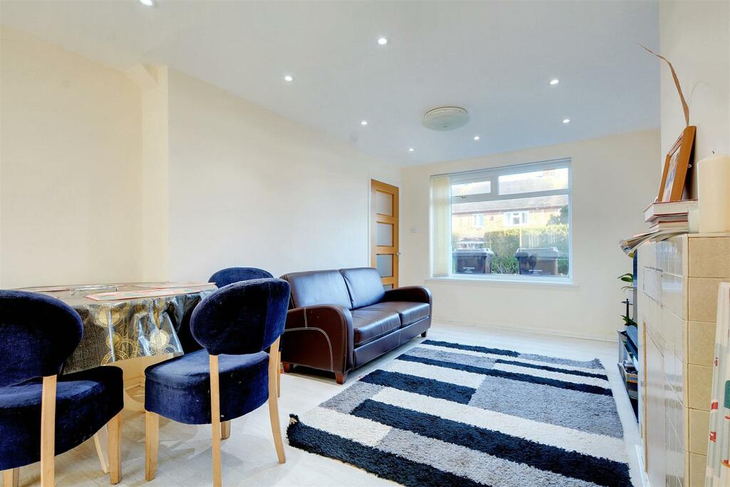 Lounge: Dining Room_6.jpeg